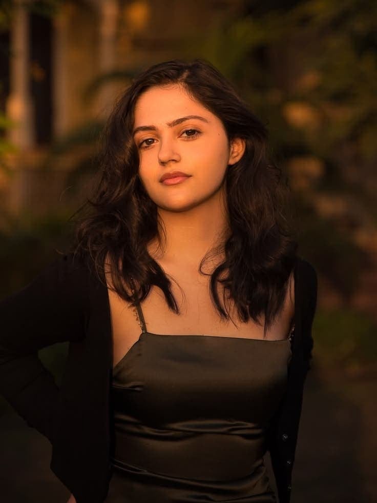 Escorts in Multan Hotels — natural palette portrait for authentic profile feel — VIP escorts in Multan — gallery 2/15 — asset 11