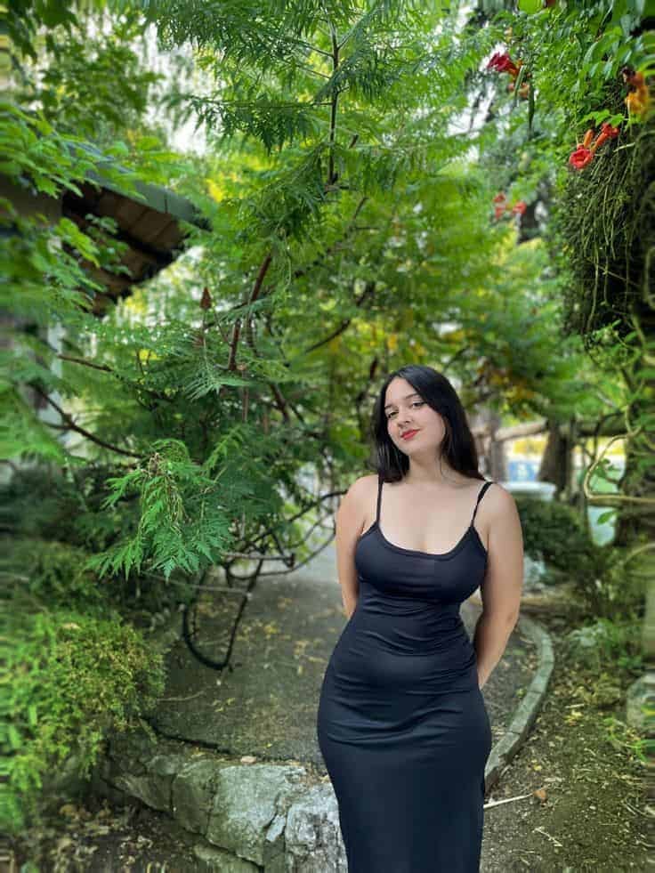 Call Girls in Karachi Hotels — verified profile portrait with clean studio lighting — call girls in Karachi — gallery 1/15 — asset 14