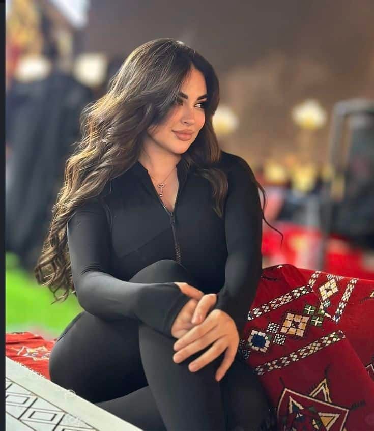 Escorts in Karachi — natural smile portrait for approachable first contact — VIP escorts in Karachi — gallery 9/15 — asset 29