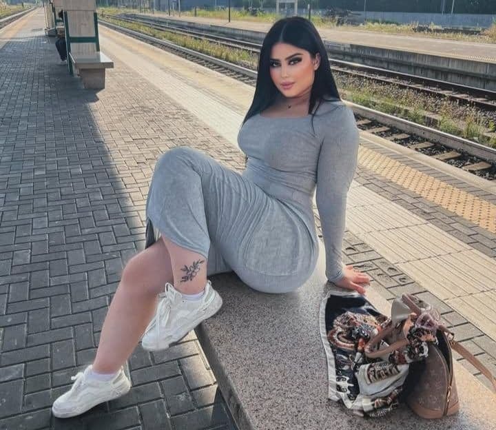 Call Girls, Escorts & Night Girls in Pakistan — evening-ready portrait for dinner and lounge plans — call girls, escorts & night girls in Pakistan (Lahore, Islamabad, Karachi & more) — gallery 10/15 — asset 33