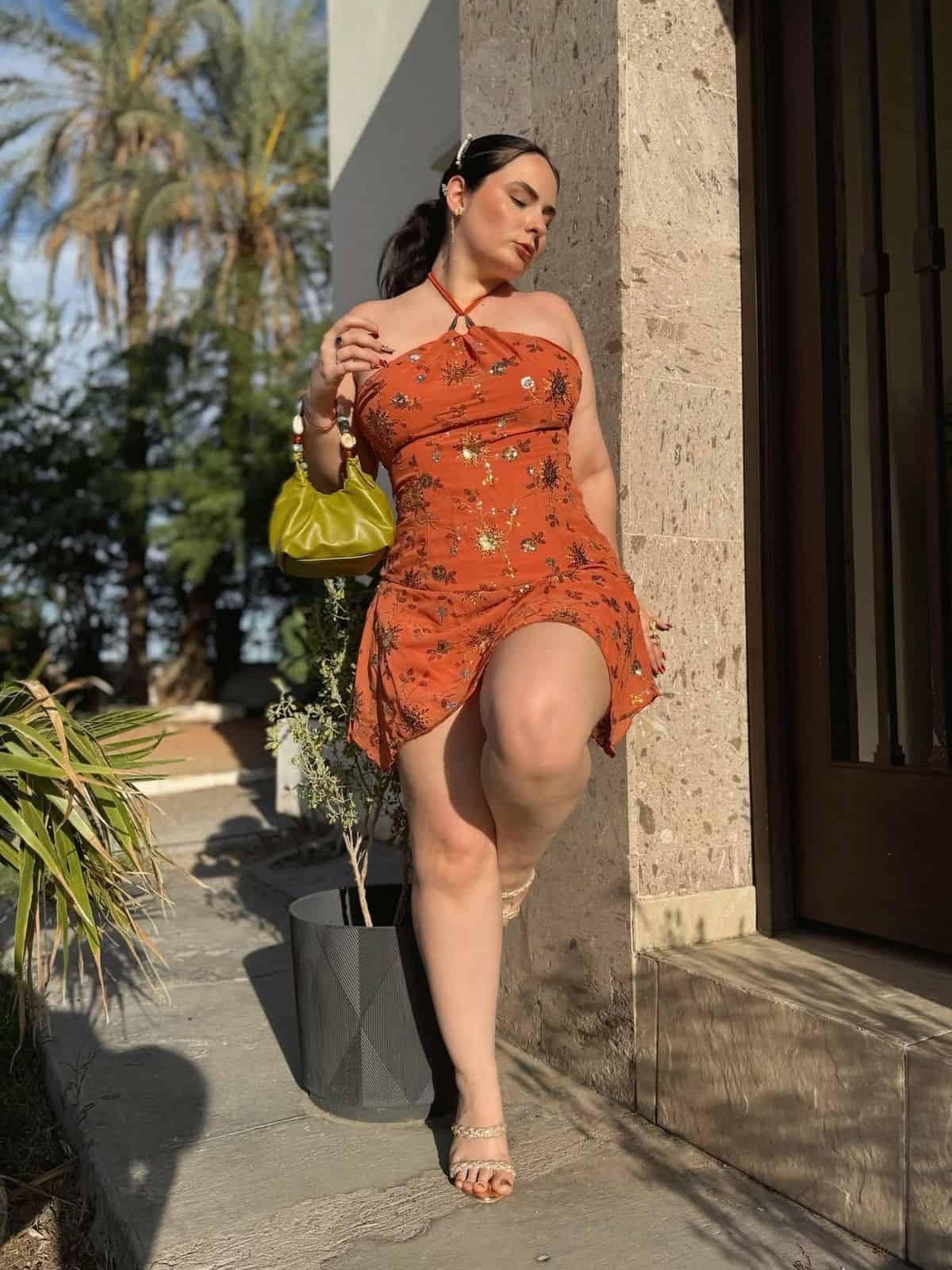 Call Girls in Faisalabad — minimal background framing to keep focus on the subject — call girls in Faisalabad — gallery 8/15 — asset 35